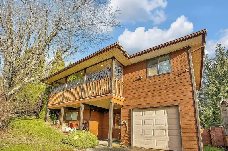 295 SOLAR COURT - photo 2 of 6