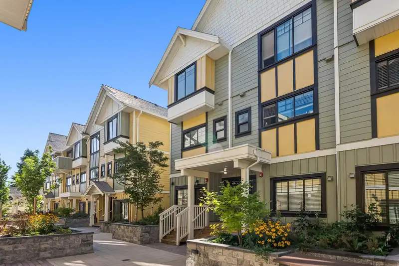 217 80 ELGIN STREET - photo 1 of 28
