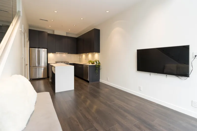 131 E 1ST AVENUE - photo 4 of 25