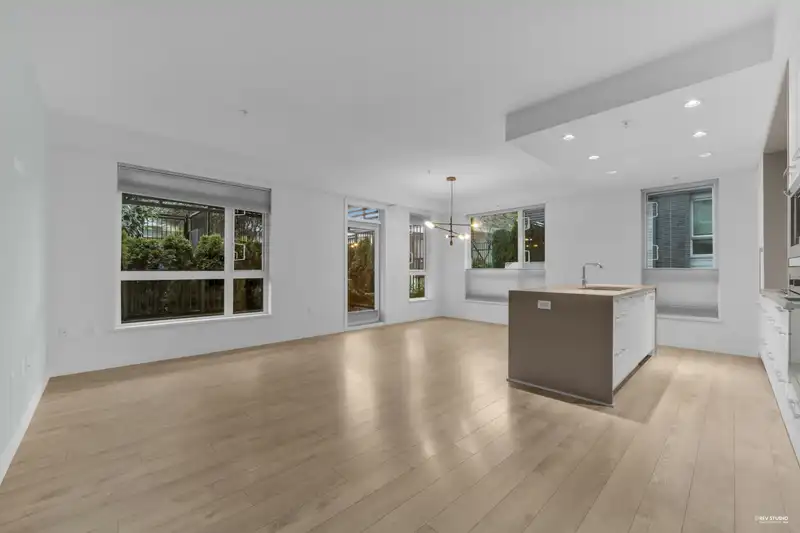 109 6677 CAMBIE STREET - photo 4 of 29