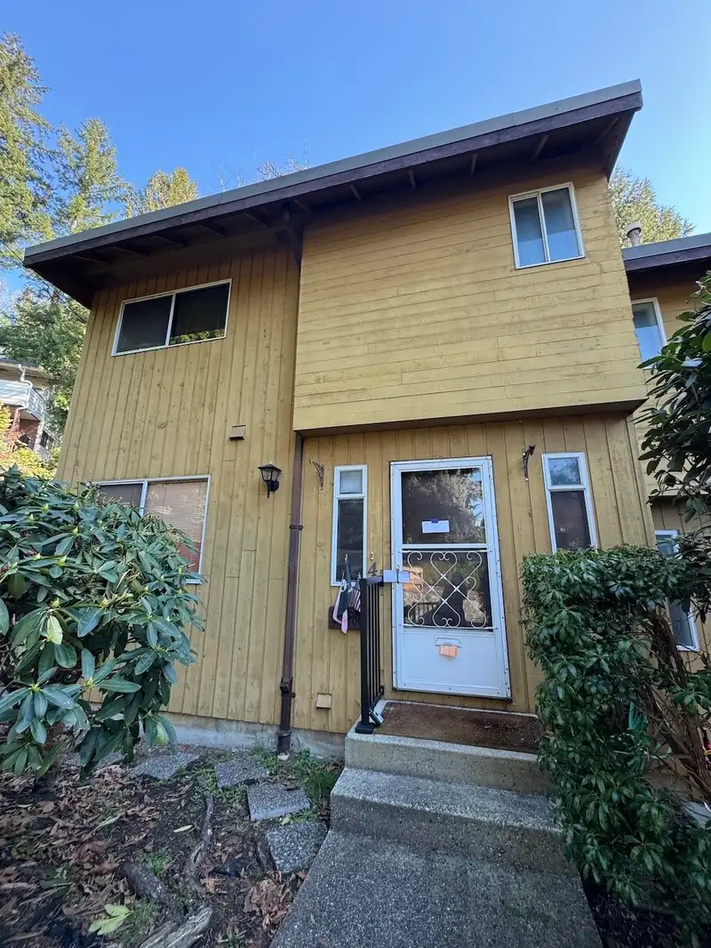 4 305 DECAIRE STREET - photo 1 of 1