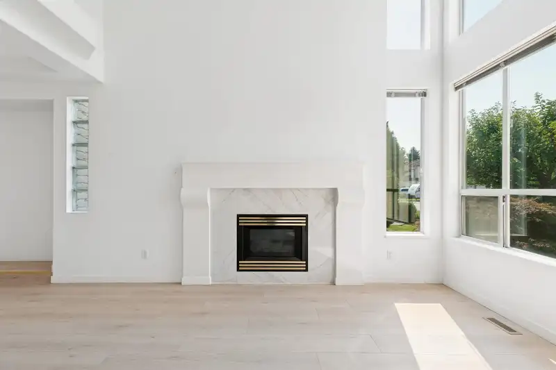 1239 THAMES CLOSE - photo 4 of 32