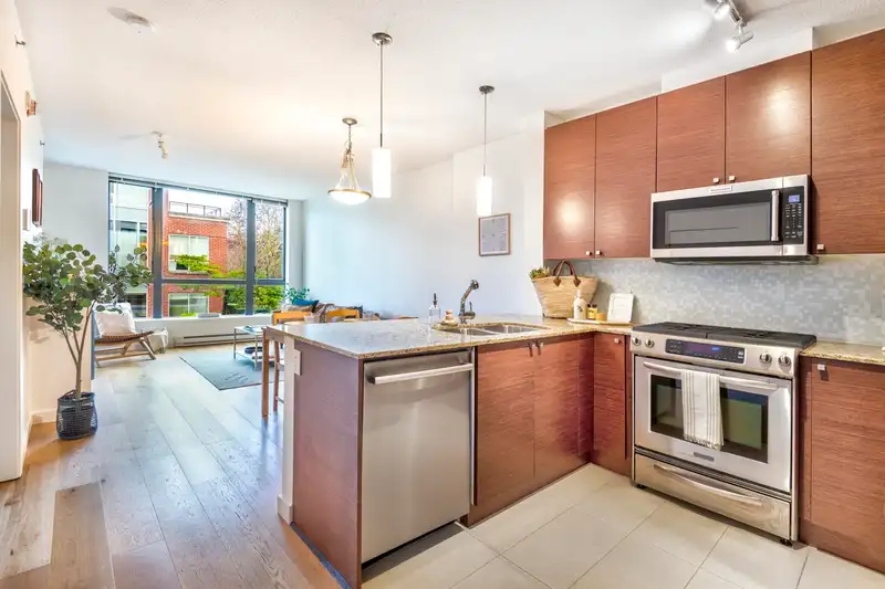 309 110 BREW STREET - photo 2 of 40