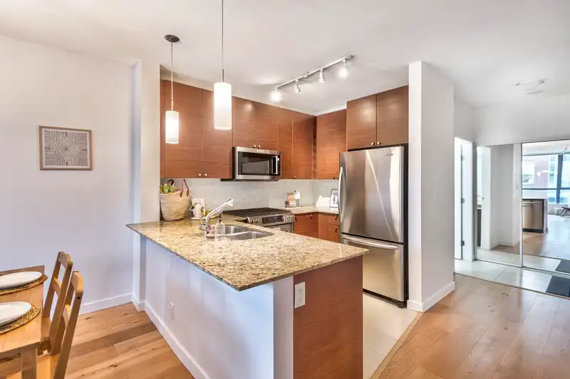 309 110 BREW STREET - photo 4 of 40