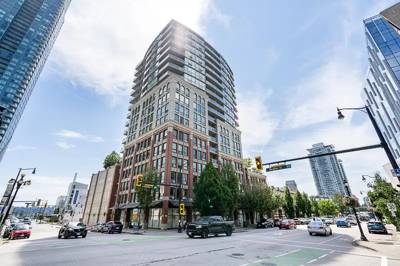 1410 14 BEGBIE STREET - photo 1 of 23