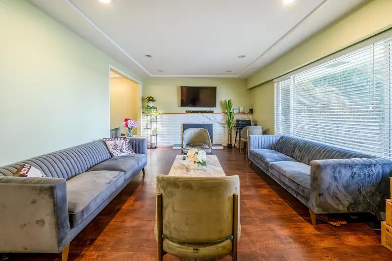 10140 SEACOTE ROAD - photo 4 of 16