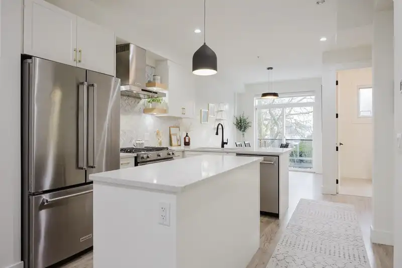 25 22334 48 AVENUE - photo 3 of 37