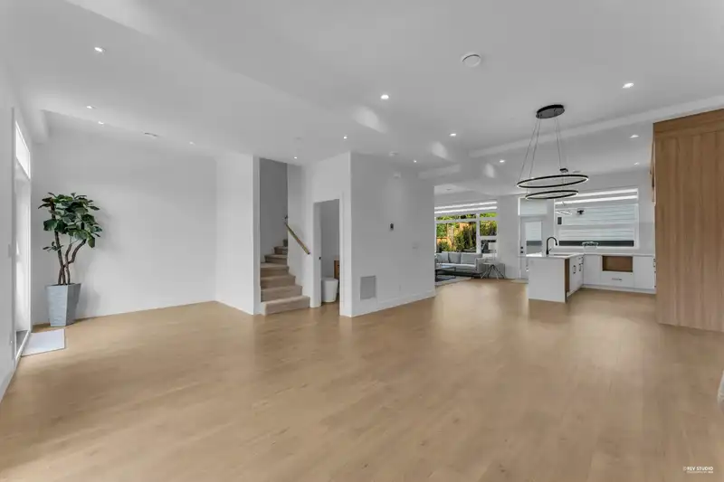 13642 232 STREET - photo 4 of 40
