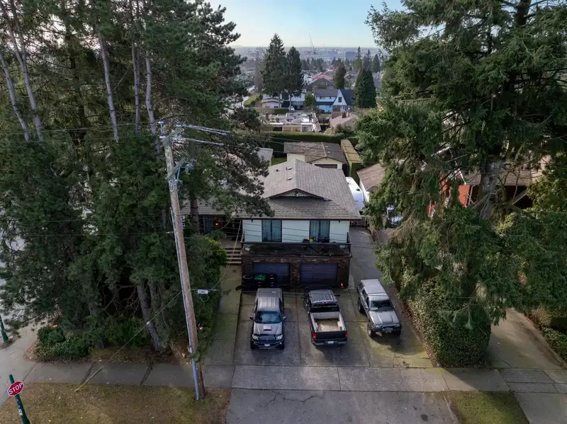 1010 W 54TH AVENUE - photo 2 of 36