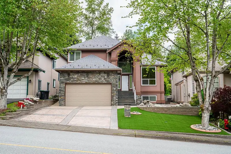 138 PARKSIDE DRIVE - photo 1 of 39