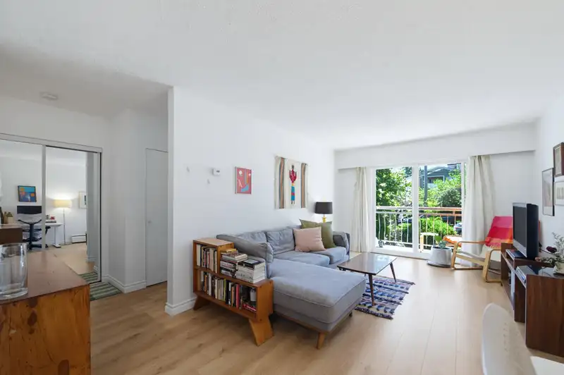303 711 E 6TH STREET - photo 1 of 32