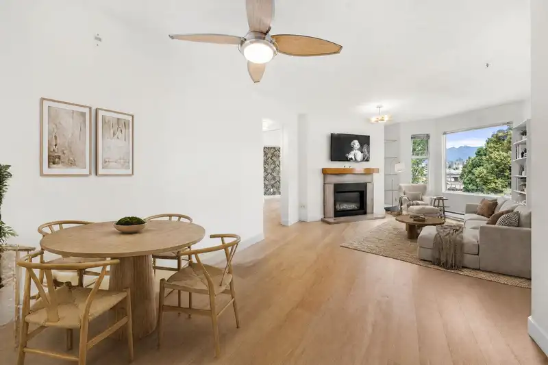 404 1562 W 5TH AVENUE - photo 2 of 40