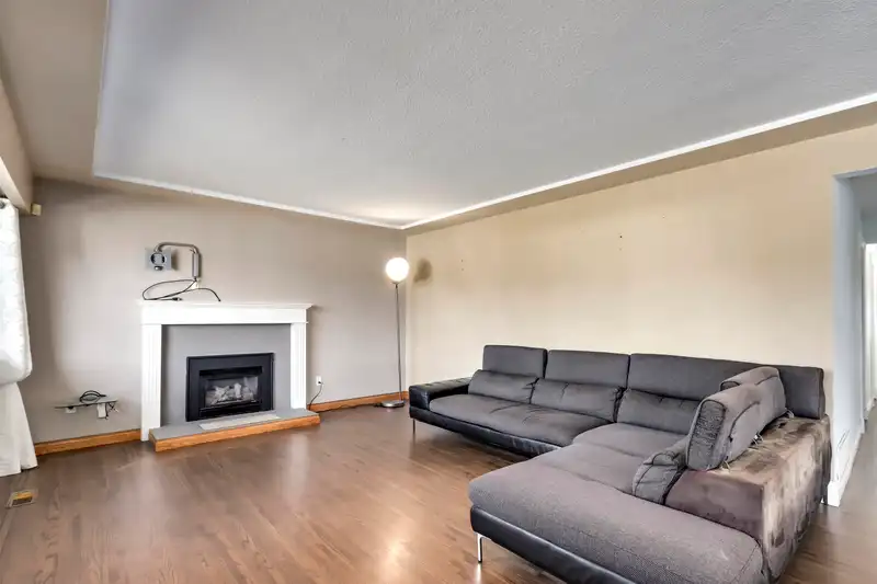 944 SPENCE AVENUE - photo 2 of 36