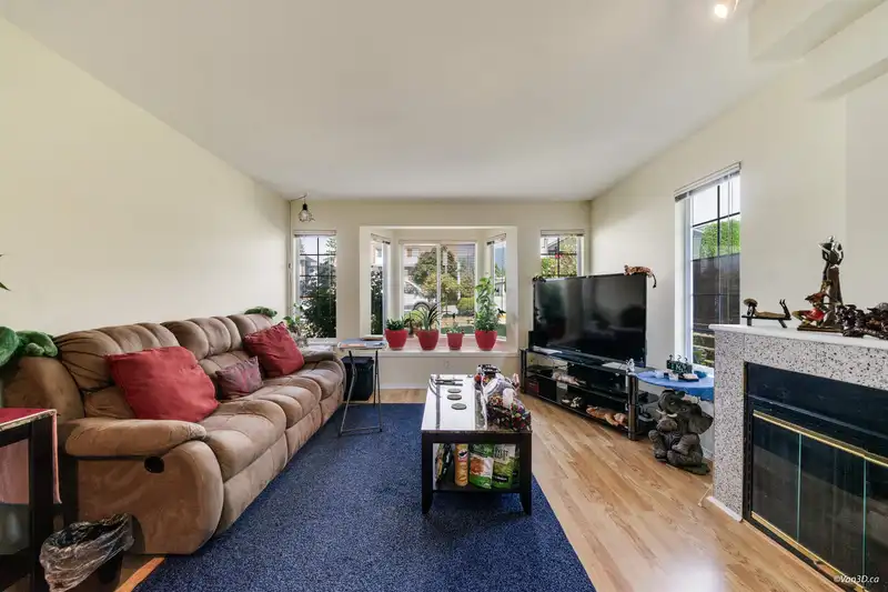 215 W 18TH STREET - photo 3 of 22
