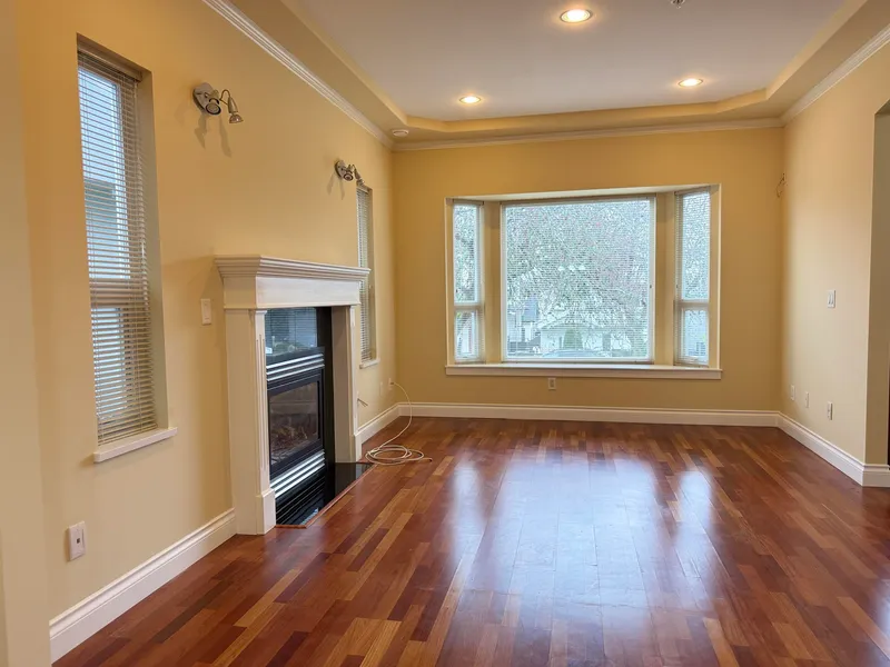 3076 E 27TH AVENUE - photo 4 of 24