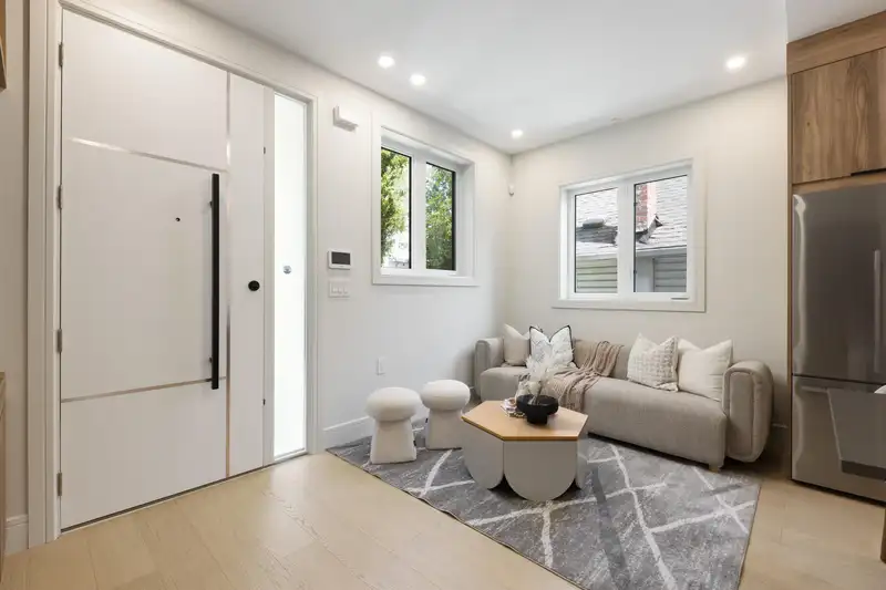 2066 E 1ST AVENUE - photo 4 of 33
