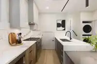 2066 E 1ST AVENUE - thumbnail 9