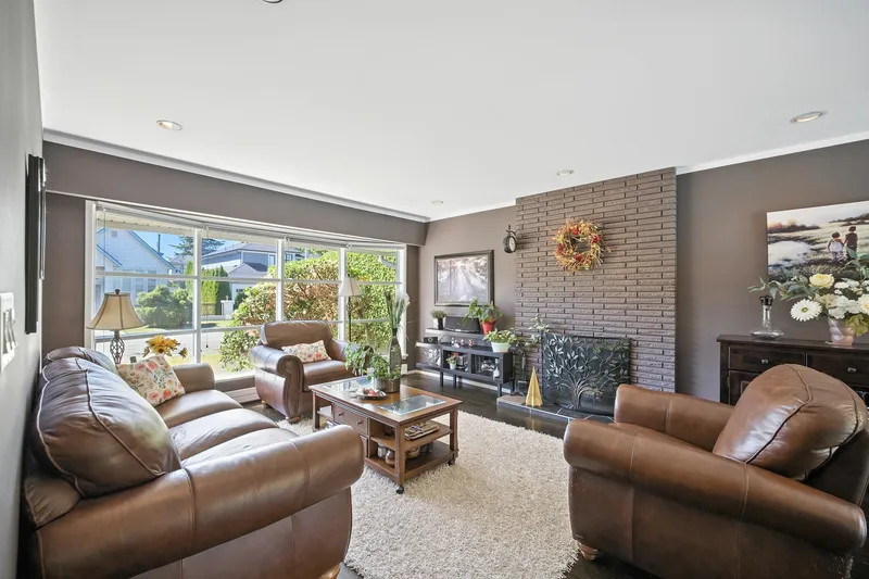 8600 FAIRWAY ROAD - photo 2 of 25