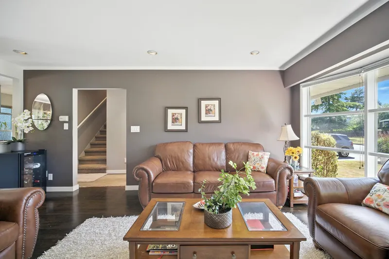 8600 FAIRWAY ROAD - photo 3 of 25