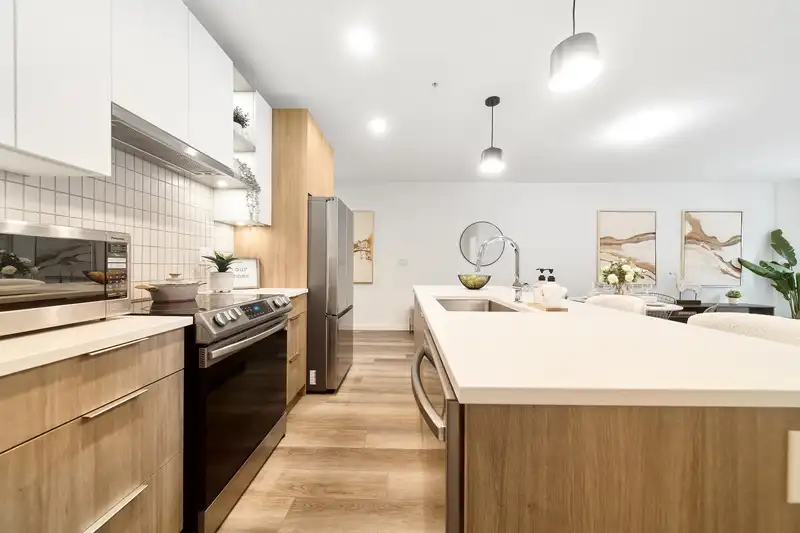 107 20695 EASTLEIGH CRESCENT - photo 3 of 17