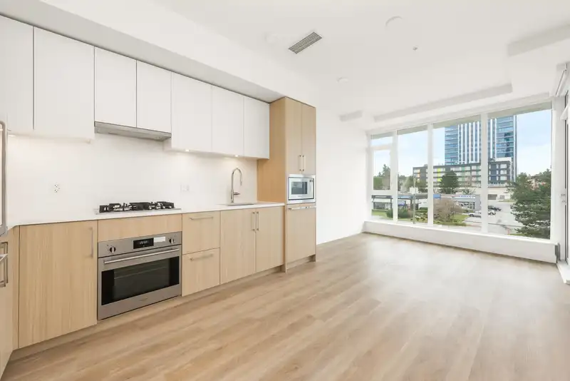 408 9675 KING GEORGE BOULEVARD - photo 1 of 17