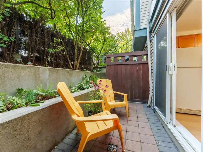 12 288 ST. DAVIDS AVENUE - photo 1 of 25