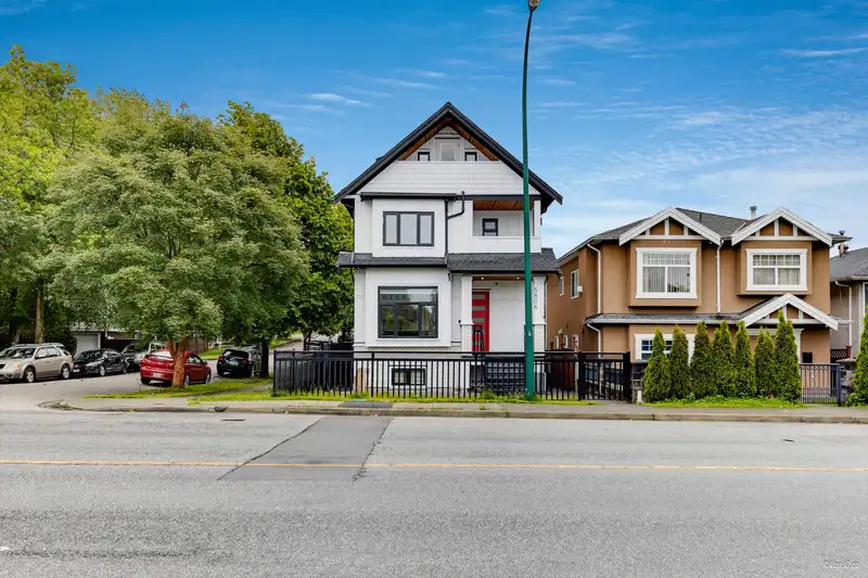 5806 RUPERT STREET - photo 1 of 20
