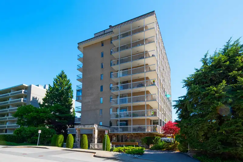 402 1390 DUCHESS AVENUE - photo 1 of 28