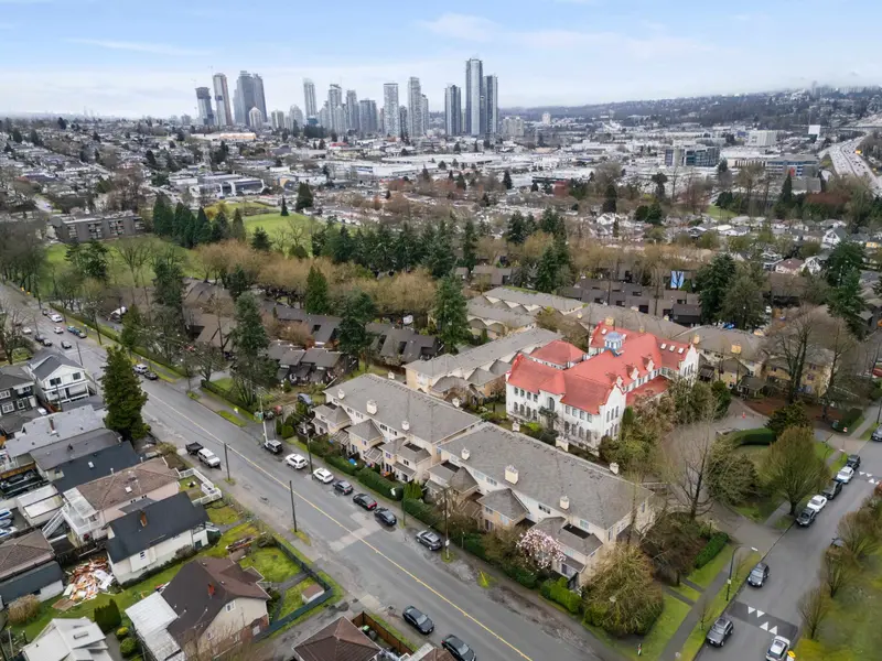 15 3428 ADANAC STREET - photo 1 of 15