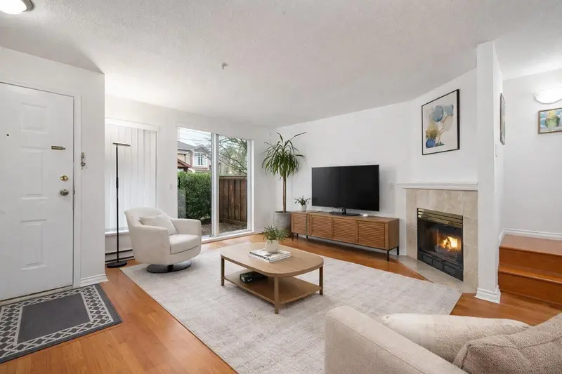 15 3428 ADANAC STREET - photo 2 of 15