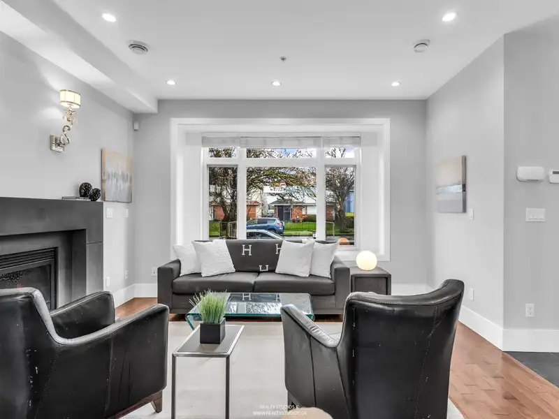 66 E 57TH AVENUE - photo 4 of 40