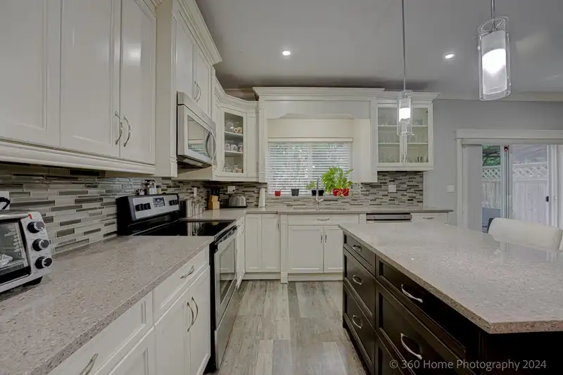 9 19938 70 AVENUE - photo 4 of 25