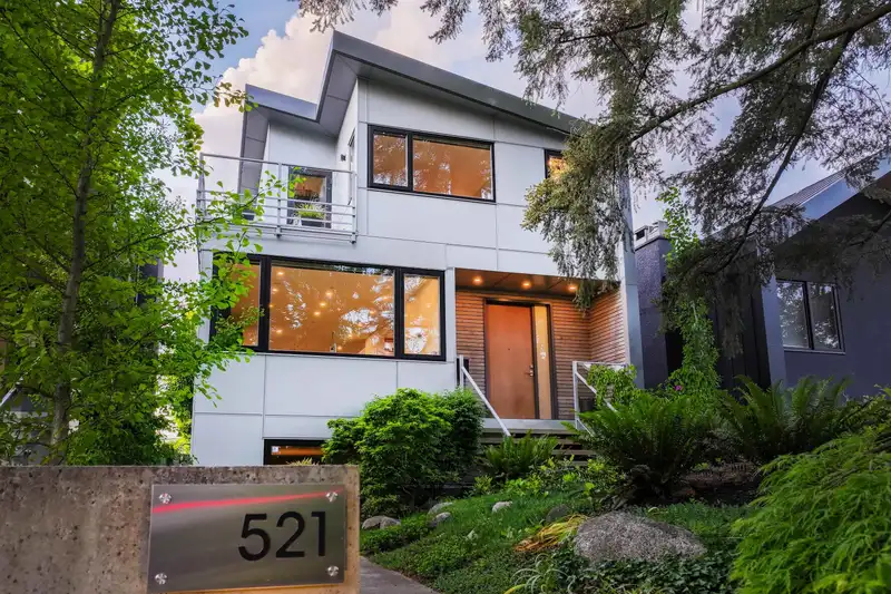 521 E 30TH AVENUE - photo 3 of 40