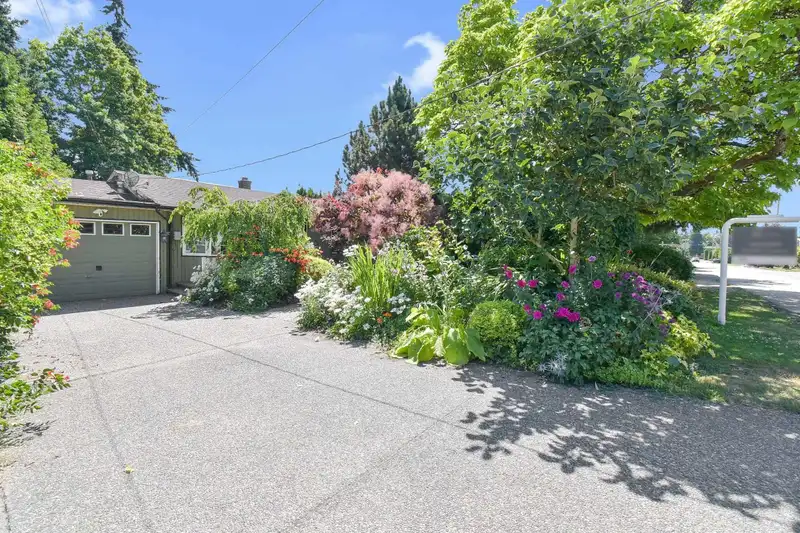 1510 STEVENS STREET - photo 1 of 30