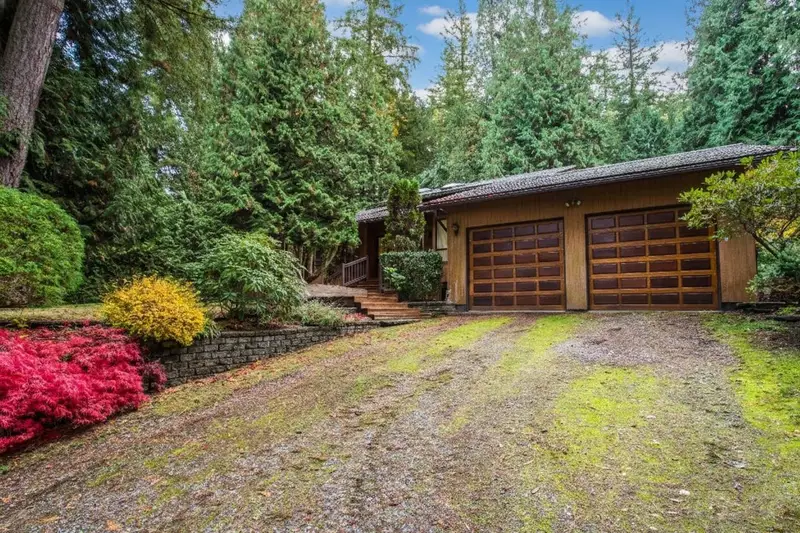 13912 28 AVENUE - photo 3 of 25