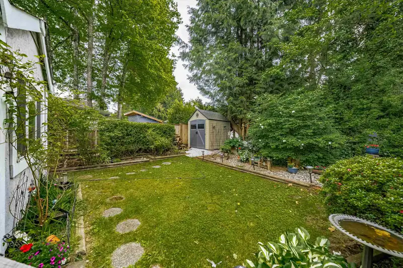 11944 214 STREET - photo 4 of 34