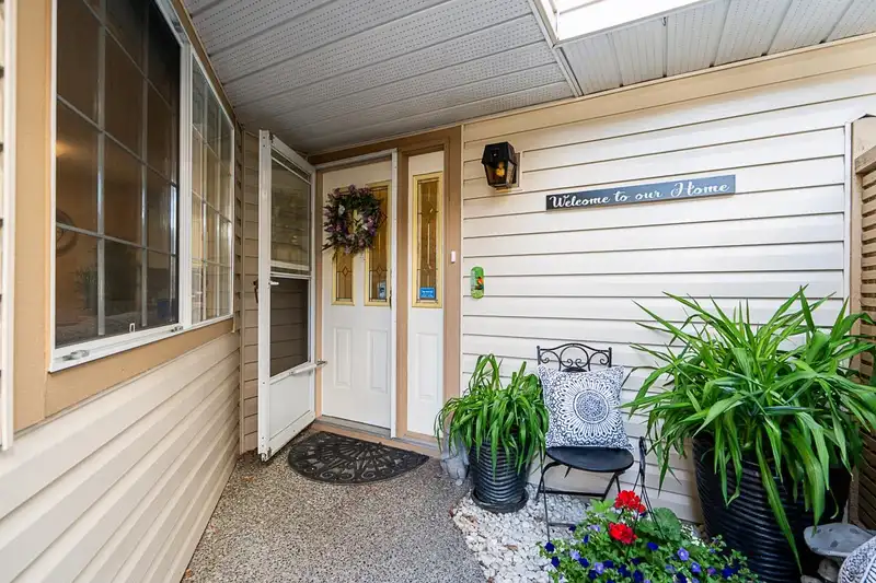 105 9781 148A STREET - photo 3 of 32