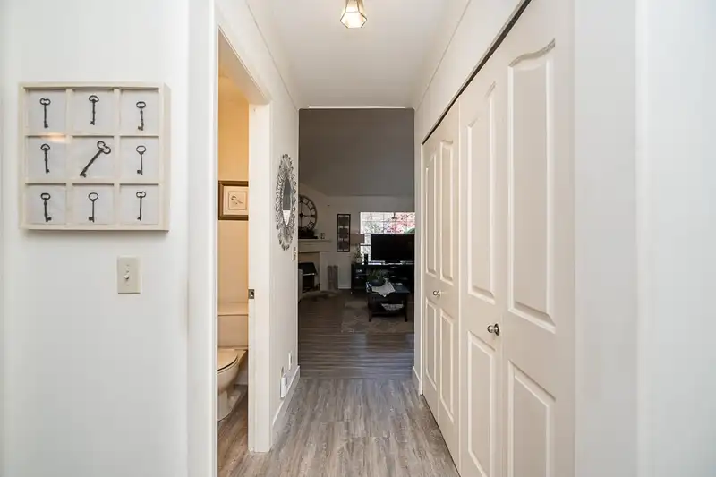 105 9781 148A STREET - photo 4 of 32