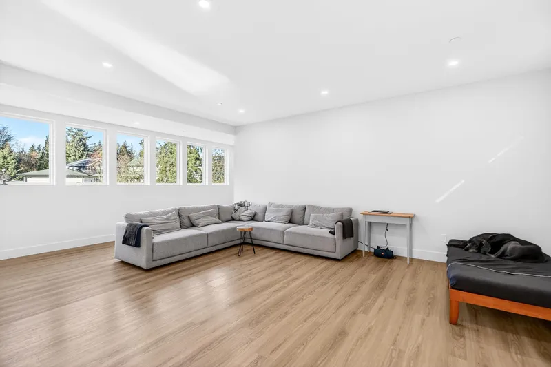 24025 FERN CRESCENT - photo 3 of 25