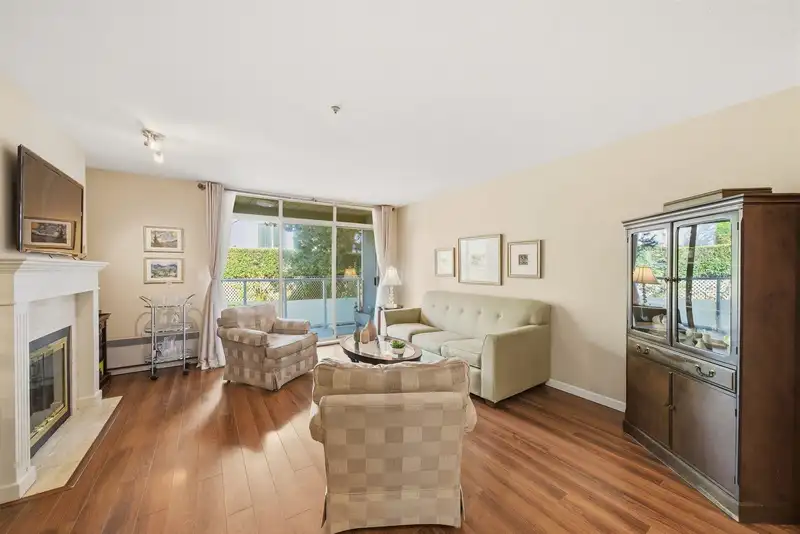 304 48 RICHMOND STREET - photo 2 of 34