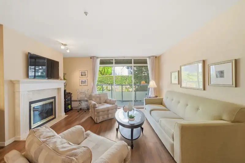 304 48 RICHMOND STREET - photo 4 of 34