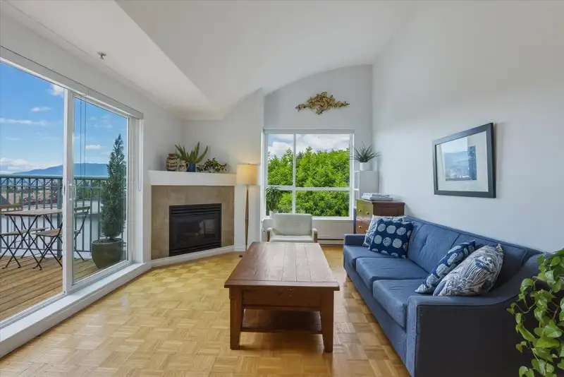 402 1617 GRANT STREET - photo 2 of 32