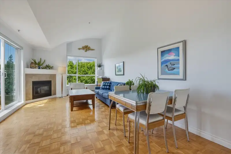 402 1617 GRANT STREET - photo 3 of 32