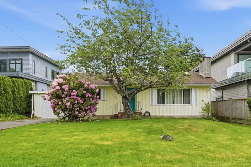 1570 BREARLEY STREET - photo 2 of 35