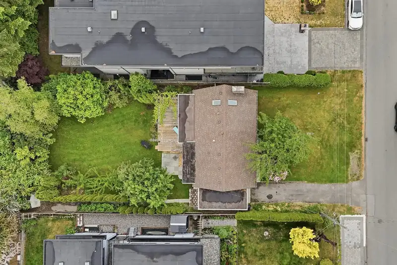 1570 BREARLEY STREET - photo 4 of 35