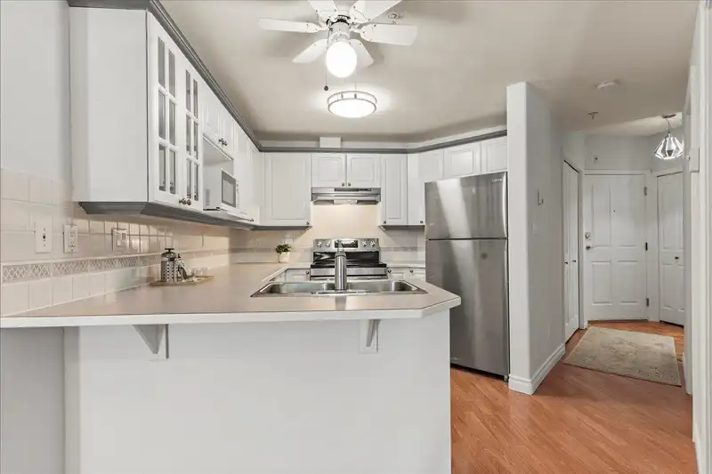 1201 8485 YOUNG ROAD - photo 4 of 30