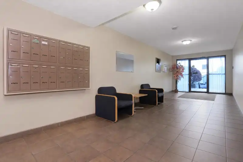312 9952 149 STREET - photo 2 of 21
