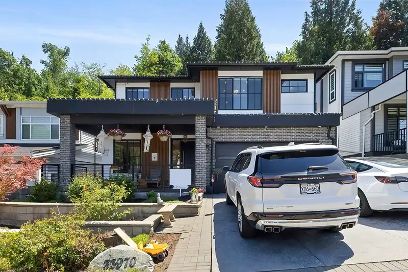 33970 TOOLEY PLACE - photo 1 of 35