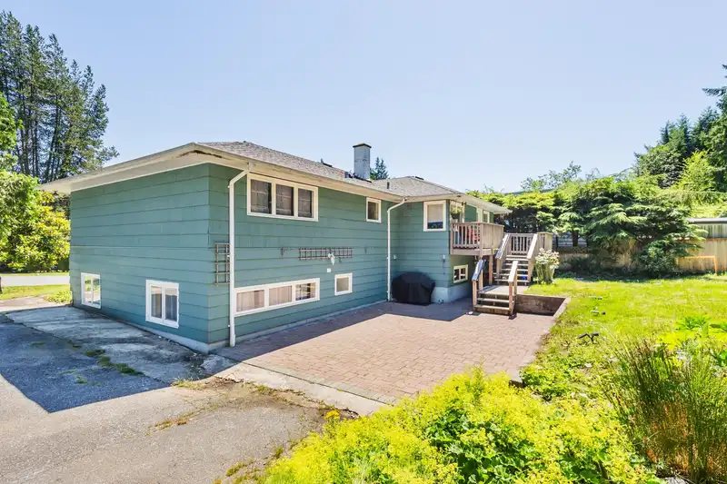 74 DESSWOOD PLACE - photo 3 of 38