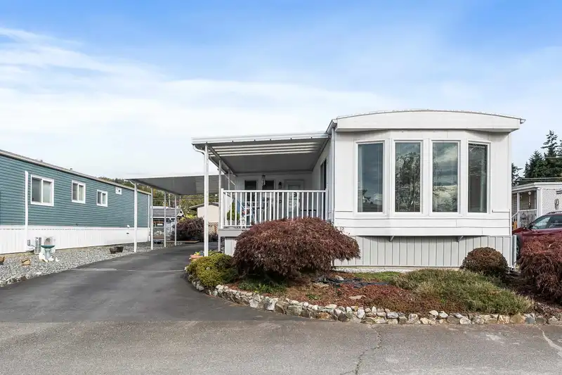 165 27111 0 AVENUE - photo 3 of 37